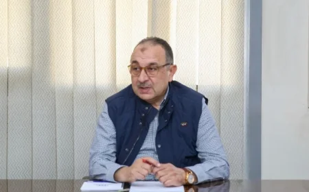 في زيارة مفاجئة.. وزير قطاع الأعمال العام يتفقد شركة ممفيس للأدوية لمتابعة سير العمل والإنتاج 