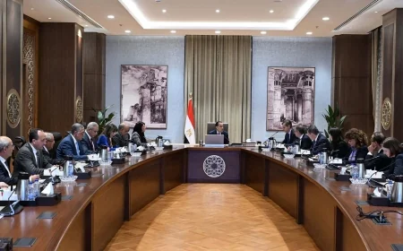 رئيس الوزراء يستقبل النائب الأول لرئيس البنك الأوروبي لإعادة الإعمار والتنمية ويؤكد عمق الشراكة مع مصر