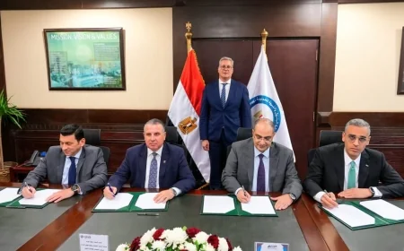 وزير البترول والثروة المعدنية يشهد توقيع عقد تمويل مجمع إنتاج السيليكون المعدني