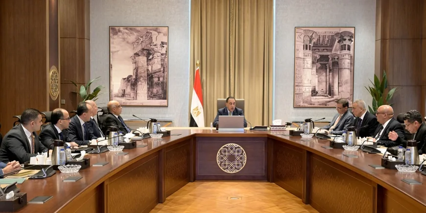رئيس الوزراء يتابع جهود حل مشكلات المستثمرين وتحسين مناخ الاستثمار