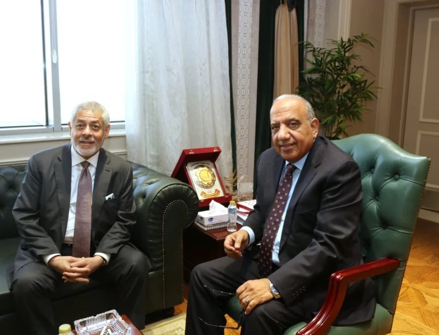 وزير الكهرباء والطاقة المتجددة يبحث مع شركة "AMEA POWER" الإماراتية زيادة التعاون فى مجالات الطاقة المتجددة والتوسع فى محطات تخزين الطاقة