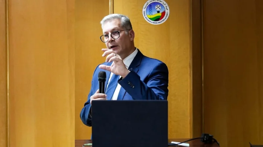 في إطار التواصل المستمر.. وزير البترول يلتقي كوادر هيئة الثروة المعدنية والصناعات التعدينية