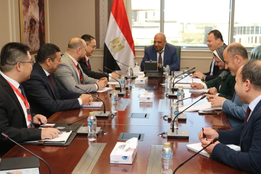 وزير الكهرباء يبحث مع مجموعة XD الصينية توسيع الشراكة وتوطين صناعة المهمات الكهربائية