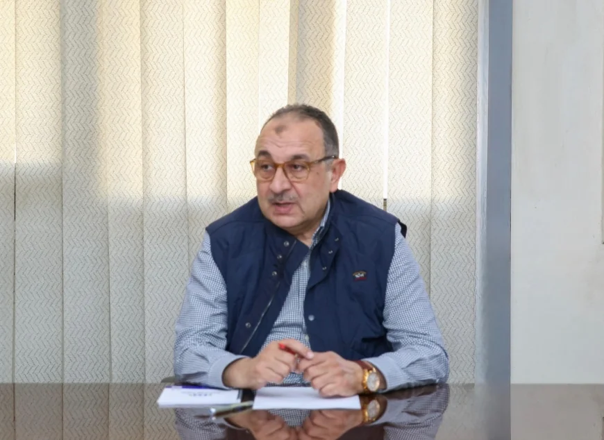 في زيارة مفاجئة.. وزير قطاع الأعمال العام يتفقد شركة ممفيس للأدوية لمتابعة سير العمل والإنتاج 