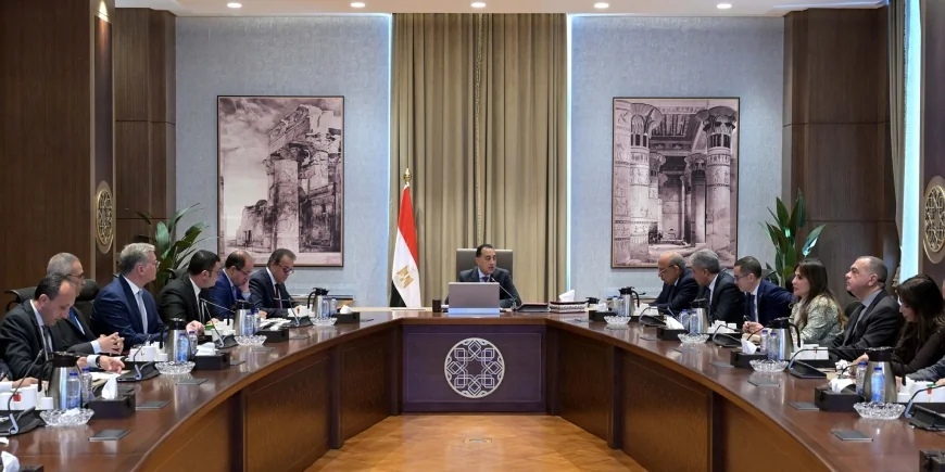 الحكومة تستعد لإطلاق حزمة تيسيرات لجذب استثمارات جديدة في قطاعات استراتيجية