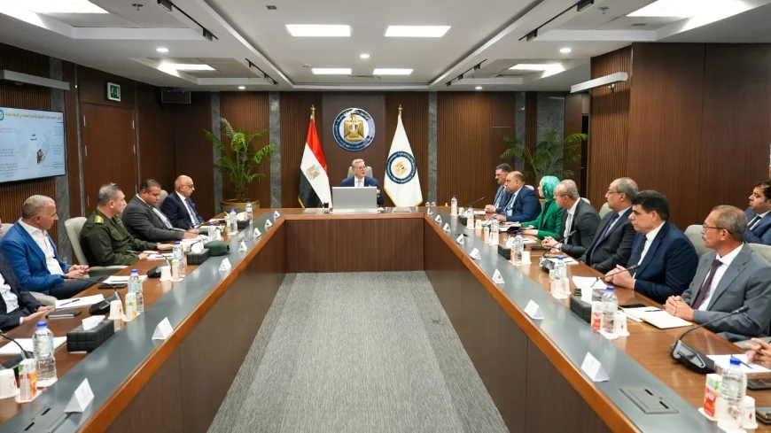 وزير البترول يعقد اجتماعًا موسعًا مع شركات التعدين لتعزيز الاستثمارات