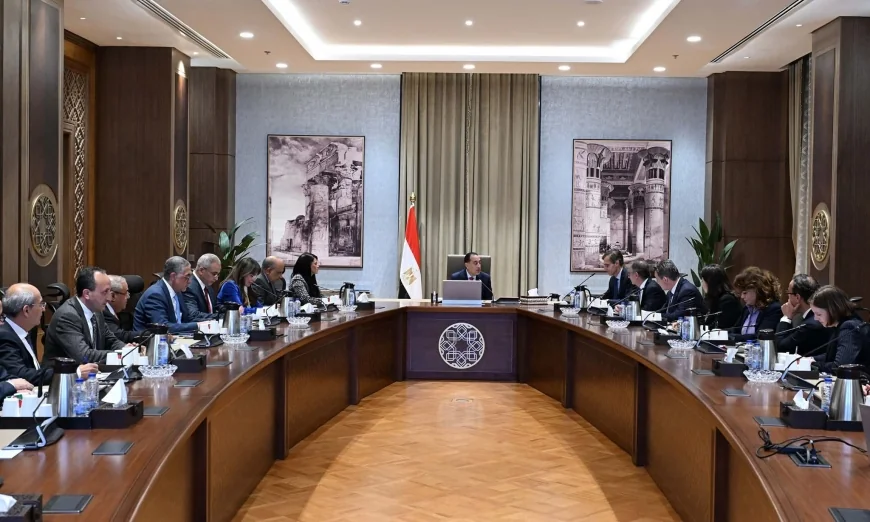 رئيس الوزراء يستقبل النائب الأول لرئيس البنك الأوروبي لإعادة الإعمار والتنمية ويؤكد عمق الشراكة مع مصر