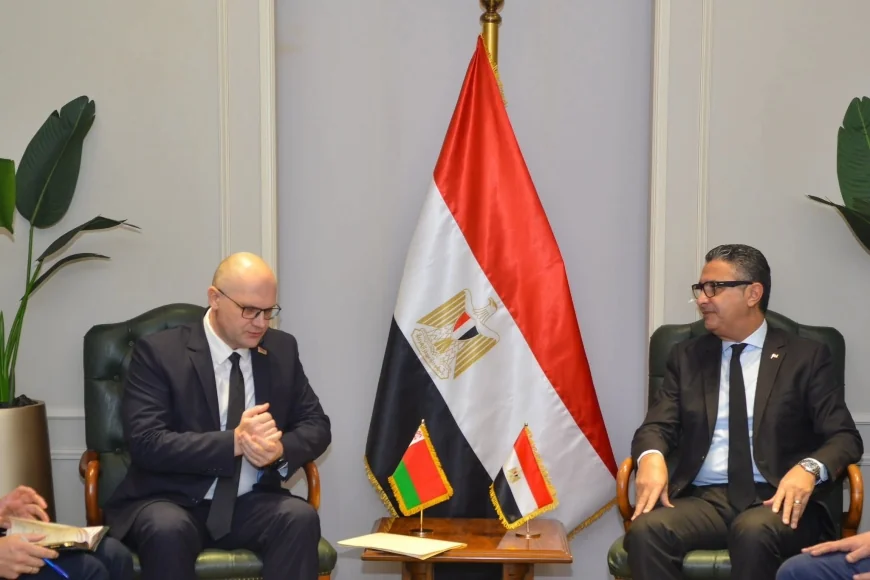 وزير التموين يبحث مع سفير بيلاروسيا تعزيز التعاون في الأمن الغذائي والتجارة الداخلية