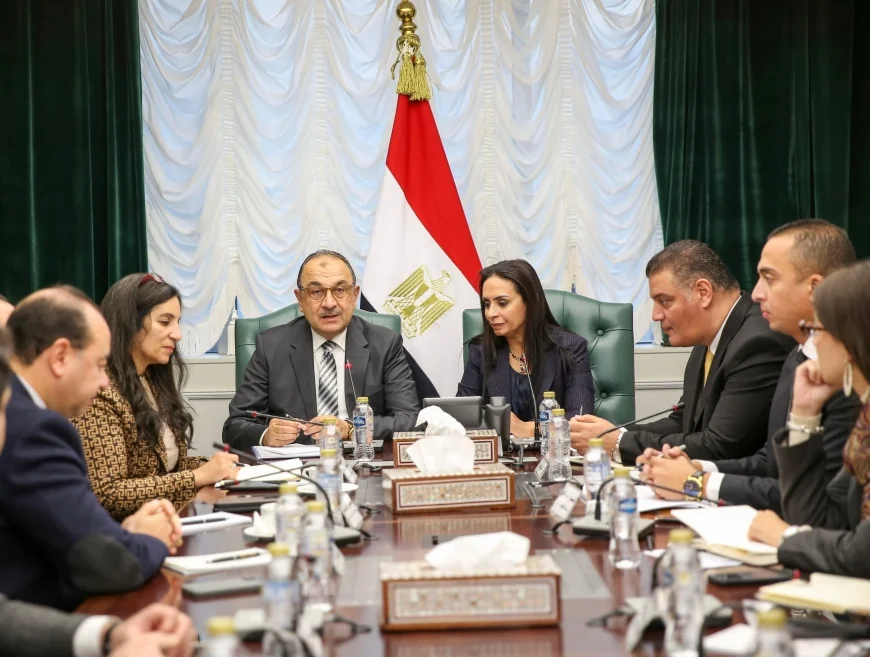 وزيرا قطاع الأعمال العام والتضامن الاجتماعي يبحثان تعزيز التعاون المشترك والتوسع في مشروعات صناعية توفر آلاف فرص العمل