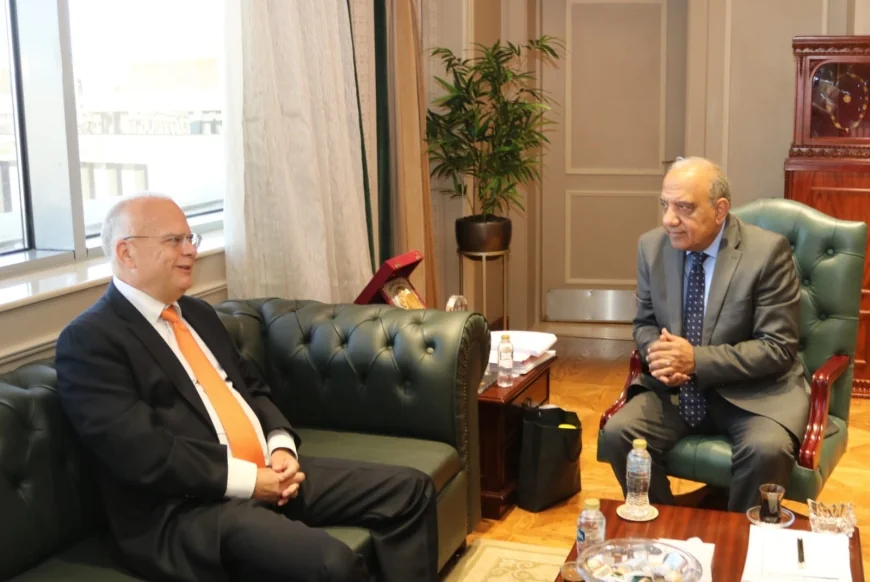 وزير الكهرباء والطاقة المتجددة يستقبل سفير السويد بالقاهرة ووفدا من  شركة لينكسون  "Linxon  " السويدية