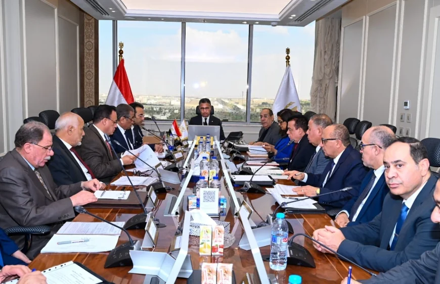 وزير التموين يجتمع مع رؤساء مجالس إدارات شركات المضارب لتعزيز كفاءة الإنتاج واستقرار الأسواق