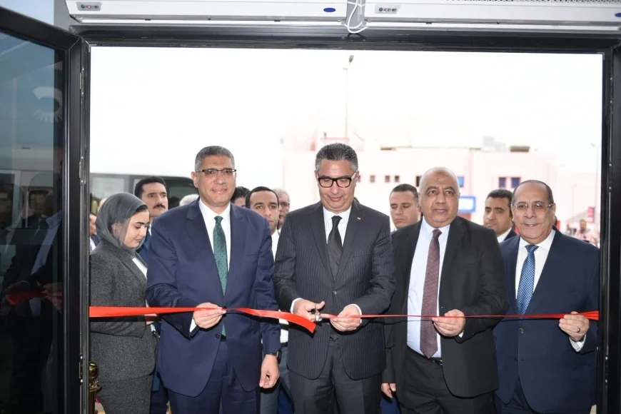 وزير التموين ومحافظ الجيزة ورئيس مدينة الإنتاج الإعلامي يفتتحون الفرع الرابع لمنافذ «كاري أون» بمقر المدينة .