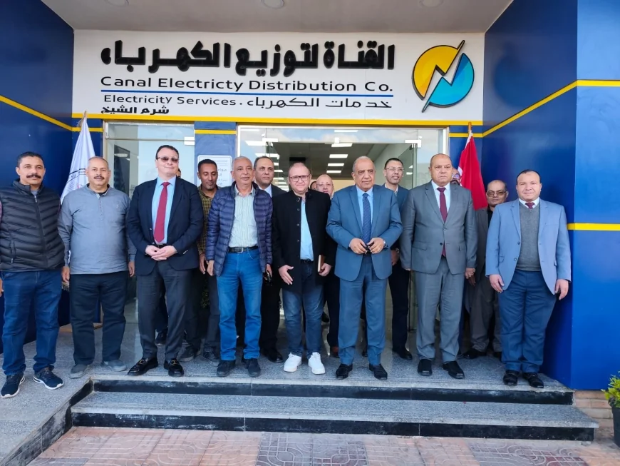 وزير الكهرباء والطاقة المتجددة فى زيارة ميدانية إلى هندسة كهرباء مدينة شرم الشيخ.