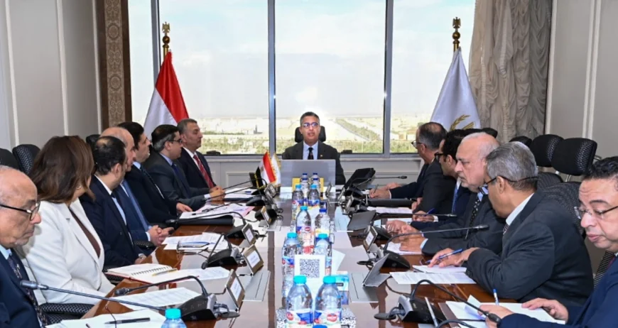 وزير التموين يترأس اجتماع اللجنة العليا للمطاحن لمتابعة انتظام منظومة الطحن وجودة الدقيق