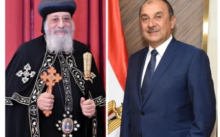 وزير قطاع الأعمال العام يهنئ البابا تواضروس الثاني والأقباط بعيد الميلاد المجيد ويؤكد وحدة النسيج الوطني