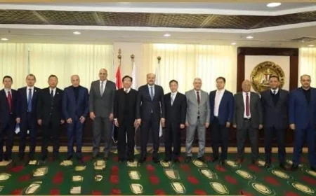 القابضة للبتروكيماويات تبحث جذب الاستثمارات الصينية لتعزيز مشروعات صناعة البتروكيماويات