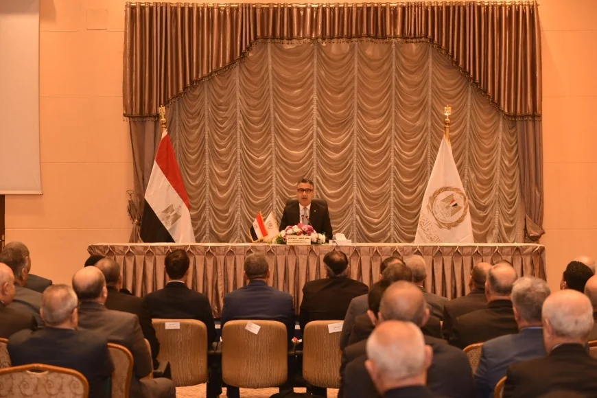 وزير التموين يستهل العام الجديد باجتماع موسع مع قيادات الوزارة لمتابعة منظومة الأمن الغذائي واستقرار الأسواق