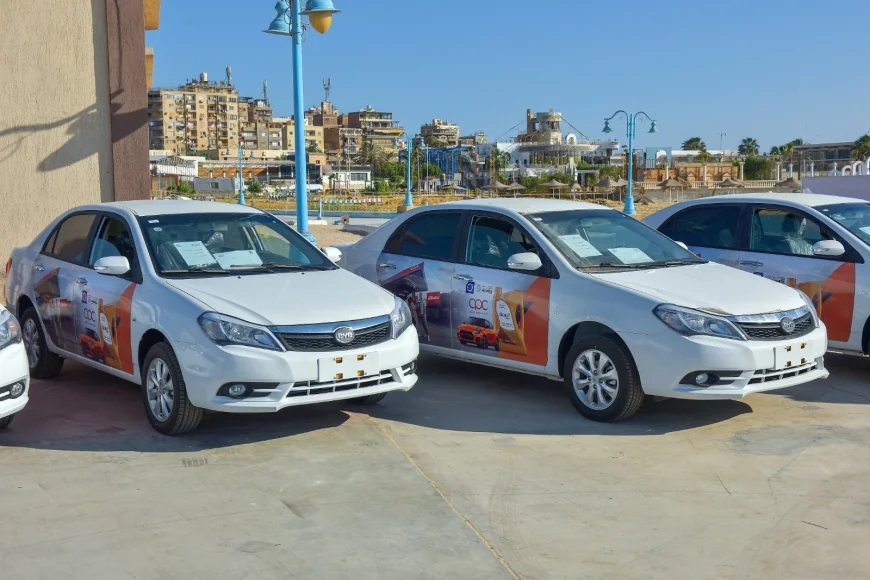 بالصور.. «التعاون للبترول» تعزز دورها المجتمعي بالسويس عبر دعم تاكسيات تحمل إعلانات منتجاتها