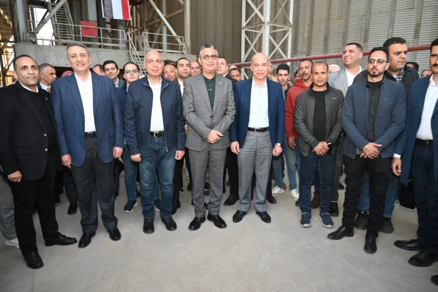 وزير التموين والتجارة الداخلية ومحافظ المنيا يتفقدان مصنع سكر أبو قرقاص مع بداية موسم حصاد قصب السكر