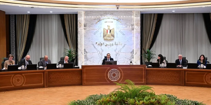 رئيس الوزراء يتابع تنفيذ مشروع الهيدروجين الأخضر بقدرة 100 ميجاوات في المنطقة الاقتصادية لقناة السويس