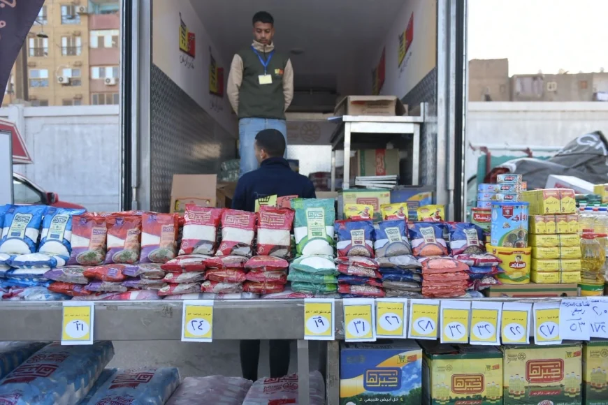 وزارة التموين تفتتح سوق اليوم الواحد بإمبابة لتوفير السلع الأساسية بأسعار مخفضة ودعم استقرار الأسواق