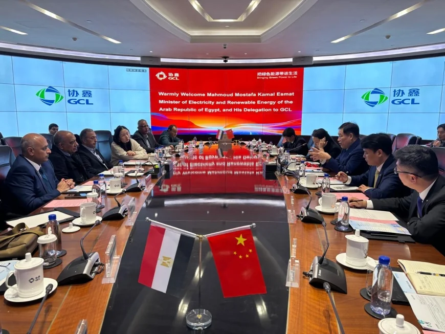 وزير الكهرباء يشهد توقيع اتفاقية لتوطين صناعة الخلايا الشمسية باستثمارات 500 مليون دولار خلال زيارته للصين