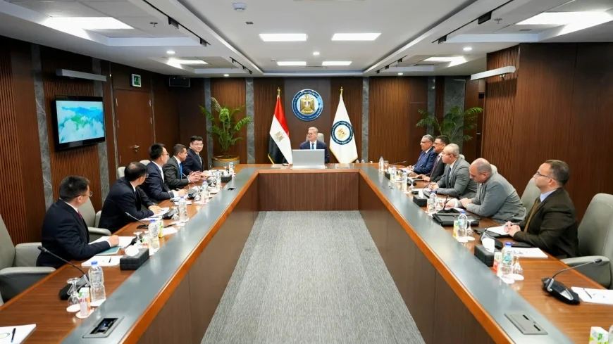 وزير البترول يبحث مع «شينج فا» الصينية استثمارات بـ2 مليار دولار في التعدين وصناعات الفوسفات بمصر