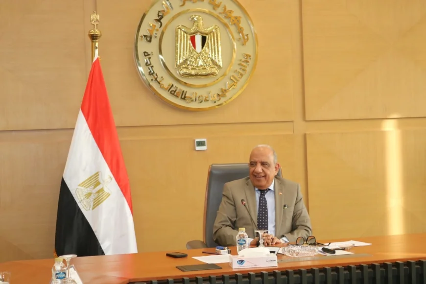 وزير الكهرباء يتابع تنفيذ مشروعات الطاقات المتجددة وتخزين الطاقة وخطط دعم الشبكة الموحدة