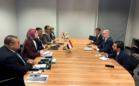 وفد وزارة البترول يواصل مباحثاته مع مستثمري التعدين خلال مؤتمر إندابا الأفريقي