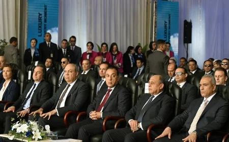 رئيس الوزراء يشهد انضمام أول طائرة من طراز Airbus A350-900 لأسطول مصر للطيران