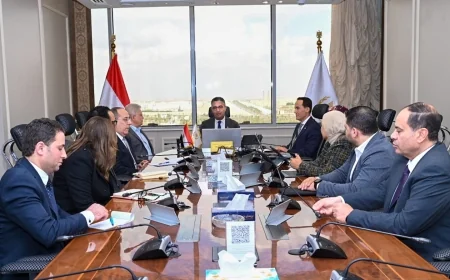 شريف فاروق يبحث مع مؤسسة حياة كريمة تعزيز التعاون لخدمة الأسر الأكثر احتياجًا