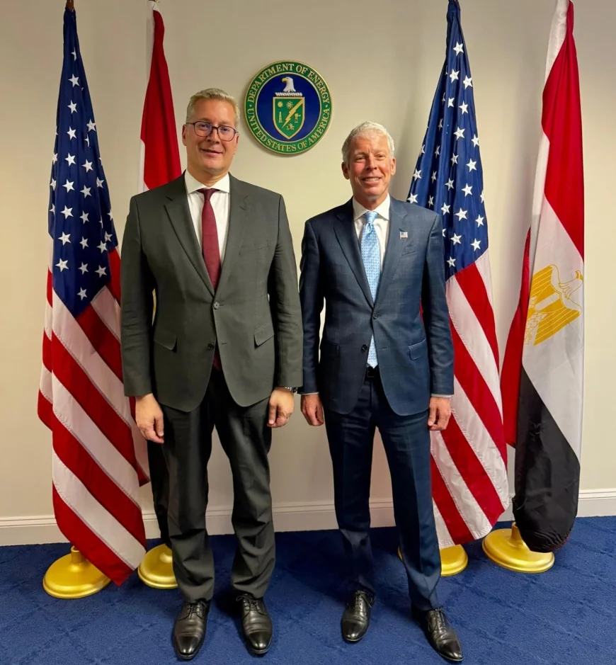 وزير البترول يبحث مع نظيره الأمريكي في واشنطن تعزيز التعاون وجذب الاستثمارات بقطاع الطاقة