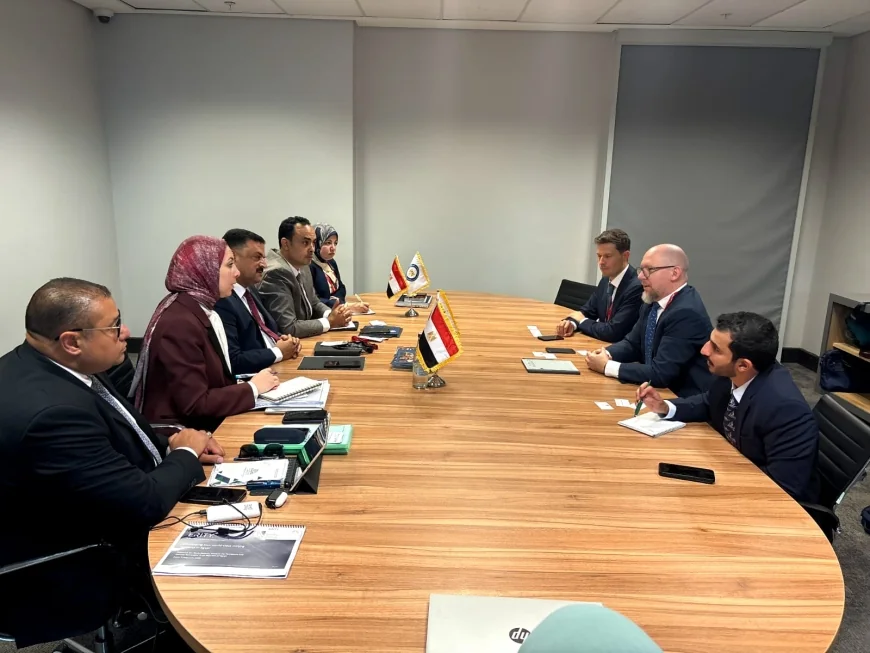 وفد وزارة البترول يواصل مباحثاته مع مستثمري التعدين خلال مؤتمر إندابا الأفريقي