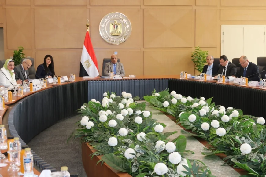 وزير الكهرباء يترأس الجمعية العامة لنقل الكهرباء ويؤكد تطوير الشبكة لاستيعاب الطاقات المتجددة