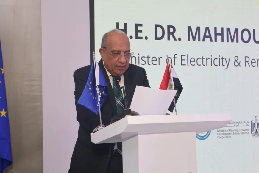 وزير الكهرباء يجتمع برؤساء شركات الإنتاج لمتابعة الاستعدادات الصيفية