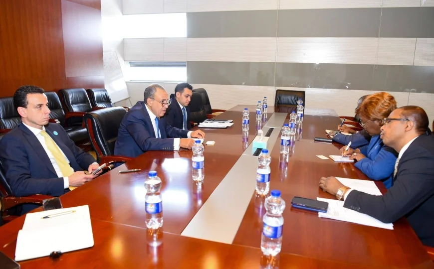 وزير الخارجية المصري يلتقي نظيرته الإيفوارية لتعزيز العلاقات الثنائية والتعاون المشترك