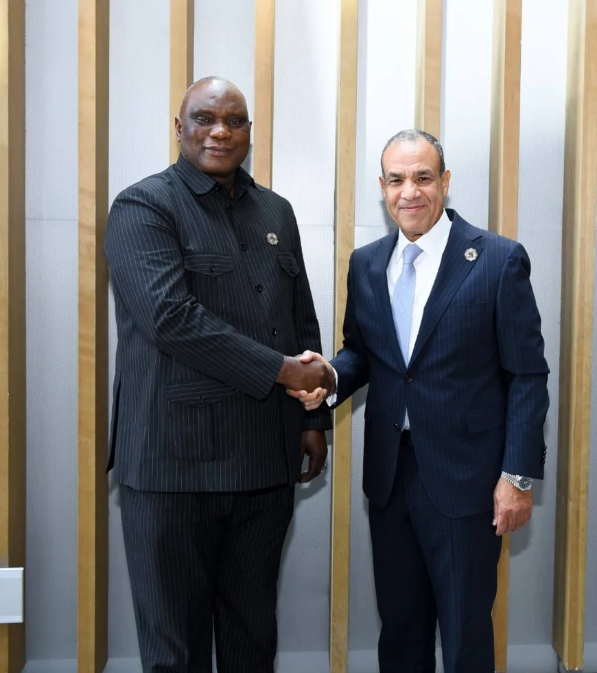 وزير الخارجية المصري يلتقي نظيره الجامبي لتعزيز العلاقات الثنائية