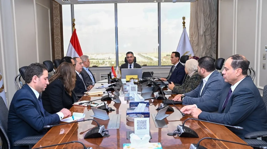 شريف فاروق يبحث مع مؤسسة حياة كريمة تعزيز التعاون لخدمة الأسر الأكثر احتياجًا