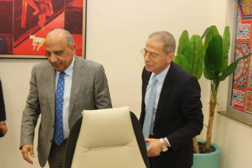 وزير الكهرباء يشارك العاملين إفطارهم الجماعي ويؤكد: رأس المال البشري دعامة أساسية لتطوير القطاع