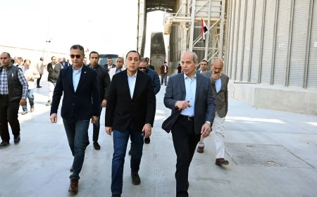 مدبولي يتفقد صومعة عتاقة بالسويس لتعزيز المخزون الاستراتيجي للأقماح والسلع الأساسية