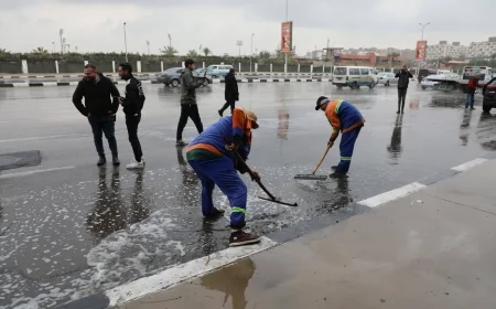 محافظة القاهرة ترفع درجة الاستعداد لمواجهة سقوط الأمطار.. وتدفع بـ137 شفاطًا للتعامل مع تجمعات المياه
