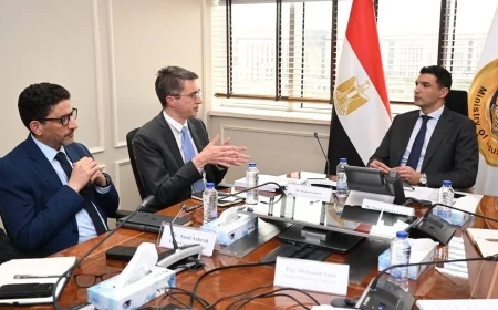 تعاون مع البنك الدولي ومؤسسة التمويل الدولية للتحول الأخضر وتعزيز الاستثمار