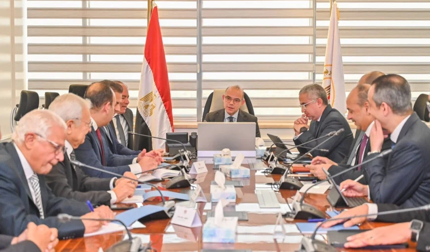 وزير الاستثمار يتابع تنفيذ “منصة الكيانات الاقتصادية” لتوحيد دورة حياة الاستثمار الرقمي في مصر