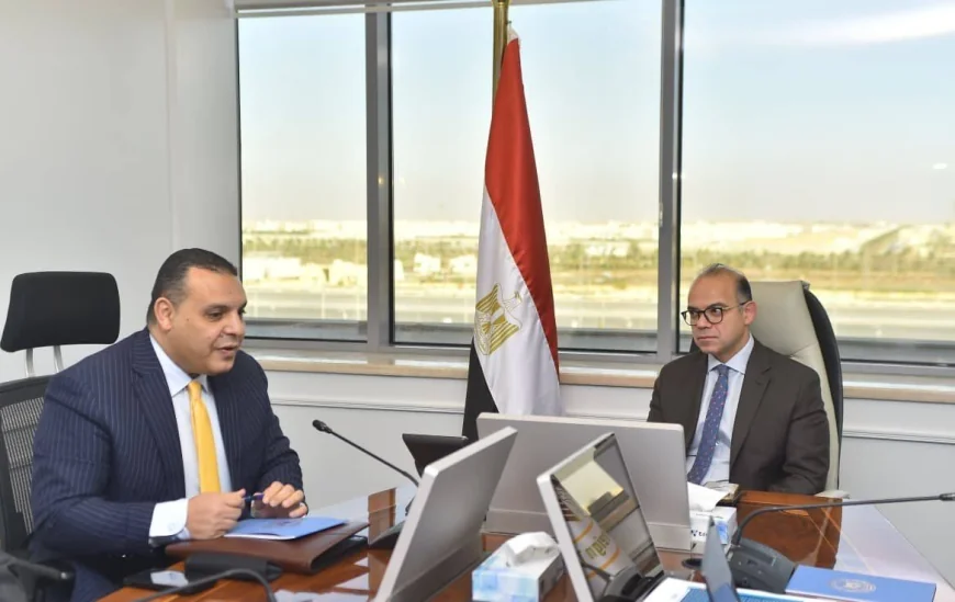 وزير الاستثمار يبحث تعزيز دور المكاتب التجارية في دعم الصادرات وجذب الاستثمارات الأجنبية