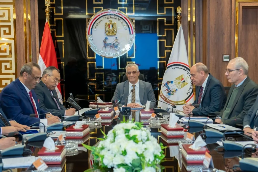 وزير الدولة للإنتاج الحربي يجتمع مع شركات إنتاج الذخائر لتعزيز القدرة التنافسية