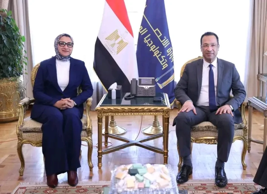 تعزيز التحول الرقمي في الوادي الجديد.. وزير الاتصالات يبحث مع المحافظ تطوير الخدمات التكنولوجية وبناء القدرات الرقمية للشباب