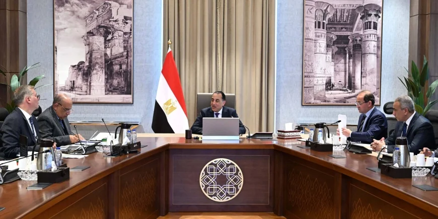 رئيس الوزراء يتابع خطة ترشيد استهلاك المواد البترولية والكهرباء لضمان استقرار الطاقة