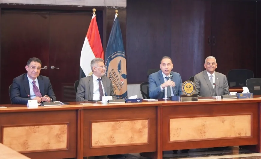 رئيس الرقابة المالية يطلق حوارًا موسعًا مع اتحاد شركات التأمين لتعزيز نمو قطاع التأمين في مصر