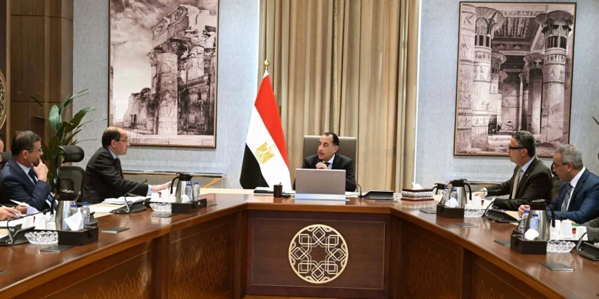 رئيس الوزراء يتابع توريد القمح ويوجه بصرف مستحقات المزارعين فورًا