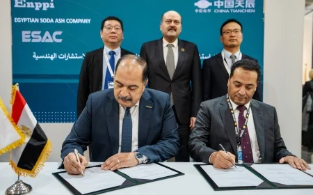 إنبي توقع عقد إدارة مشروع إنتاج الصودا آش بالعلمين الجديدة